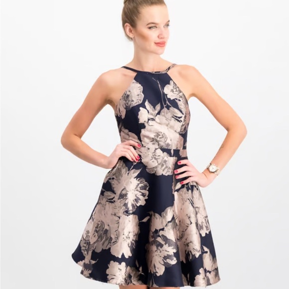 Xscape
Women Printed Open,Back Fit, Flare Floral, Navy, Cream Halter Dress Sz10 - Picture 4 of 12